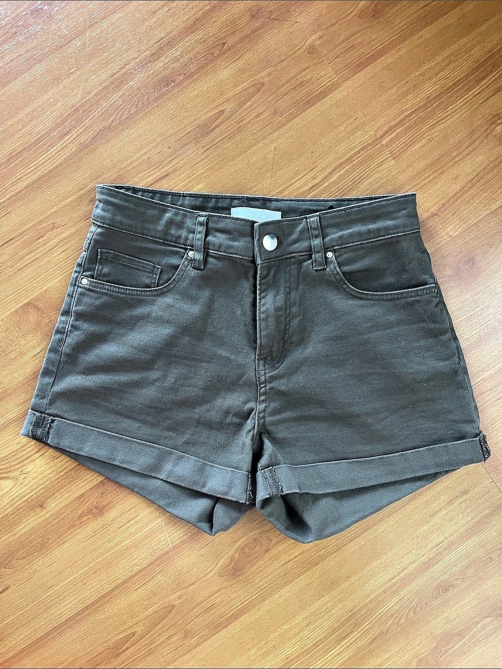 H&M High Waist Shorts in Gray US 2